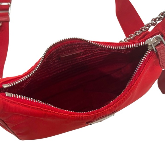 Prada Re-Edition 2005 Nylon Shoulder Bag - Picture 6 of 11